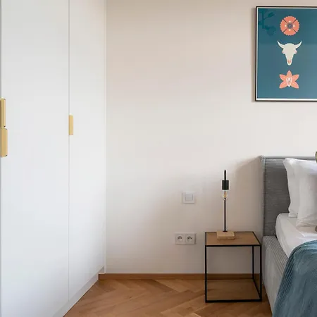 Visit Oomph Apartments Prague Exterior photo