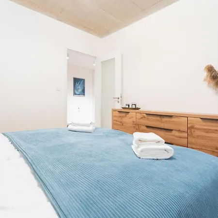 Visit Oomph Apartments Prague Exterior photo