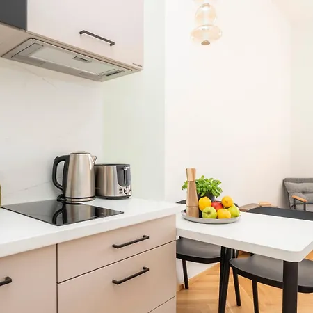 Visit Oomph Apartments Prague Exterior photo