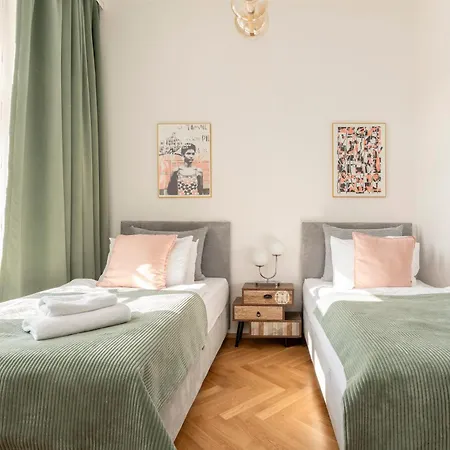 Visit Oomph Apartments Prague Exterior photo