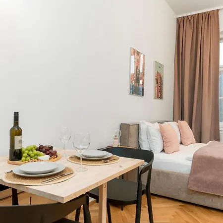Visit Oomph Apartments Prague Exterior photo