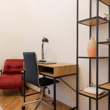 Visit Oomph Apartments Prague Exterior photo