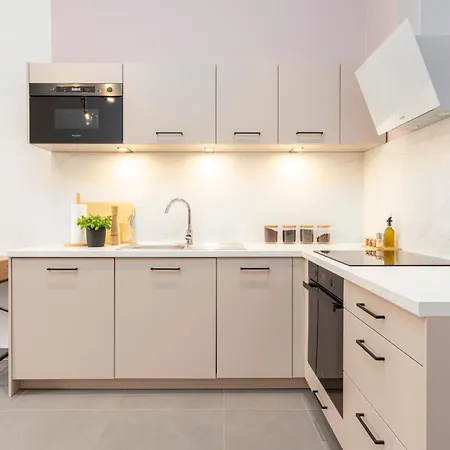 Visit Oomph Apartments Prague Exterior photo