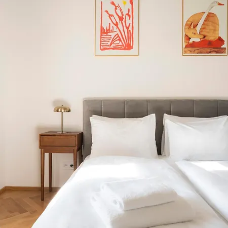 Visit Oomph Apartments Prague Exterior photo