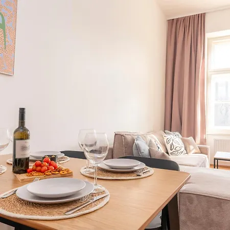 Visit Oomph Apartments Prague Exterior photo