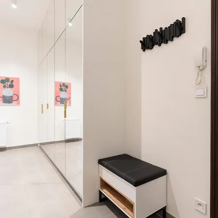 Visit Oomph Apartments Prague Exterior photo