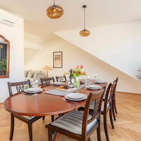 Visit Oomph Apartments Prague Exterior photo
