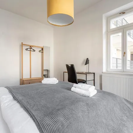 Visit Oomph Apartments Prague Exterior photo