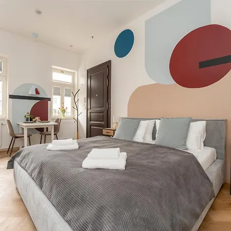 Visit Oomph Apartments Prague Exterior photo