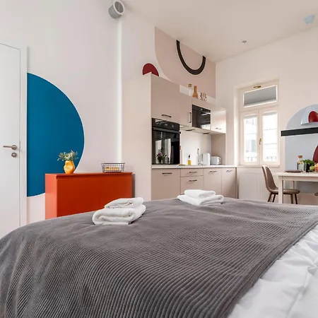 Visit Oomph Apartments Prague Exterior photo