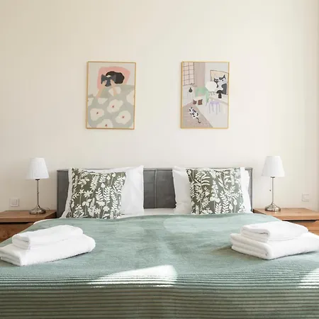 Visit Oomph Apartments Prague Exterior photo
