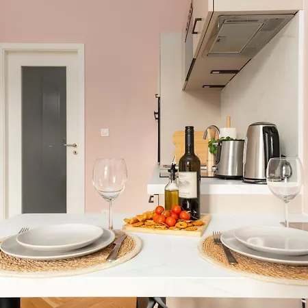 Visit Oomph Apartments Prague Exterior photo