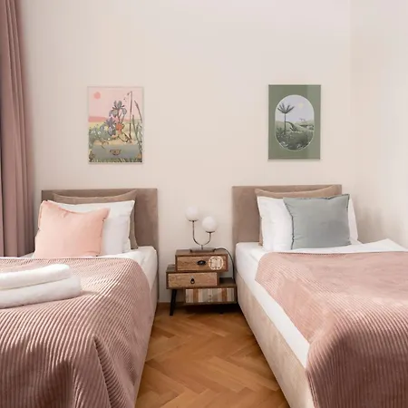 Visit Oomph Apartments Prague Exterior photo