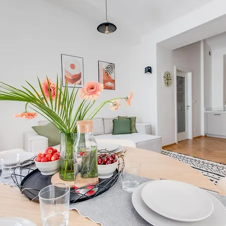Visit Oomph Apartments Prague Exterior photo