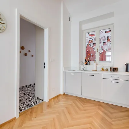 Visit Oomph Apartments Prague Exterior photo