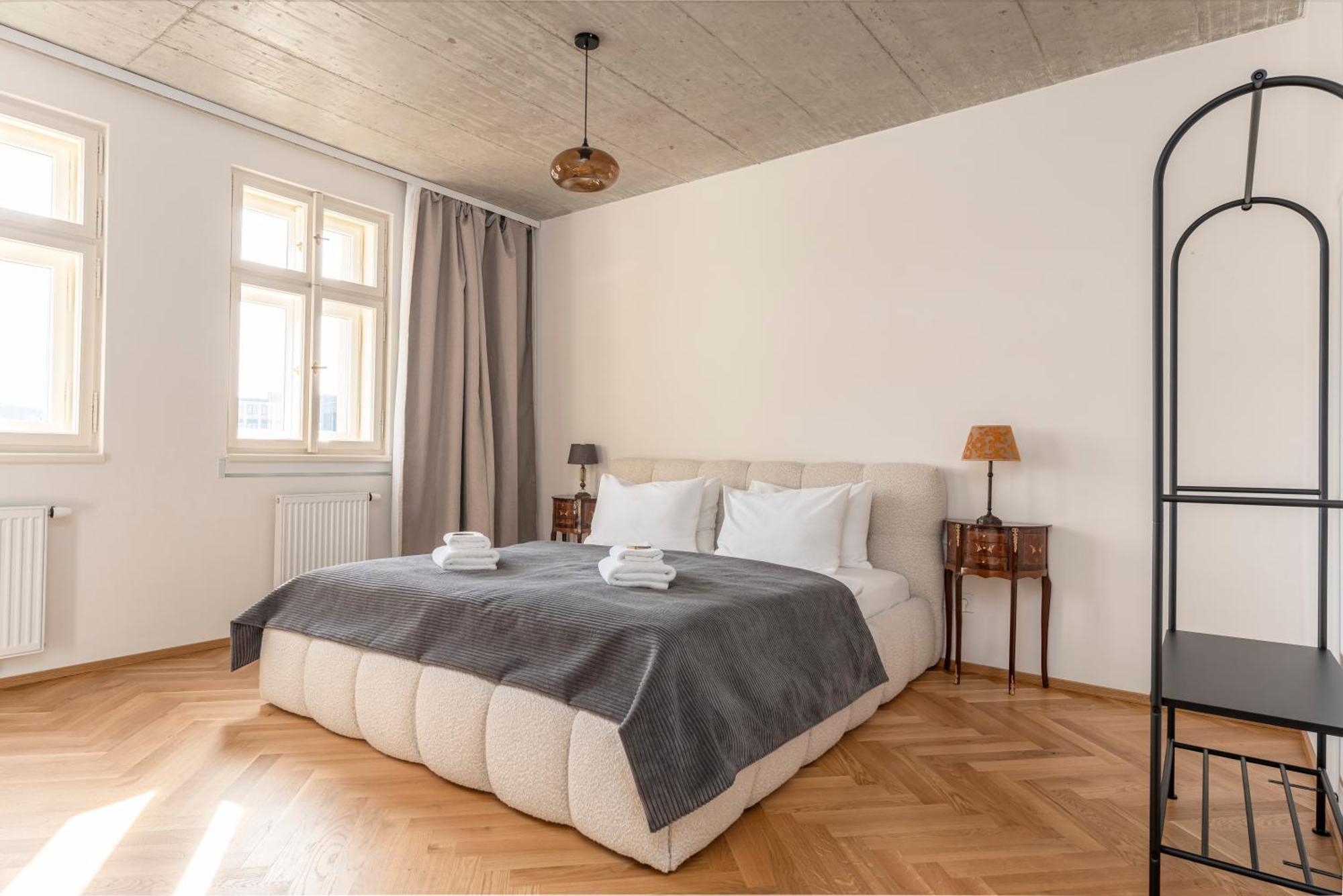 Visit Oomph * Praha