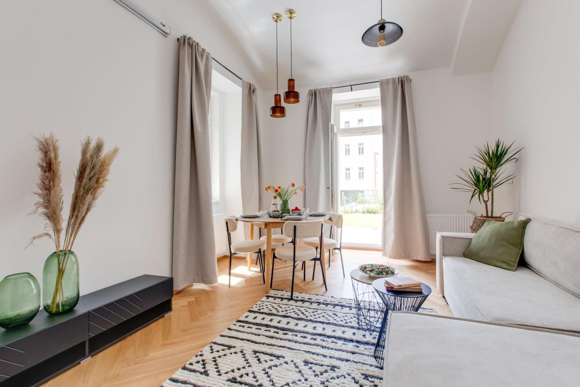 Visit Oomph Apartment Prag
