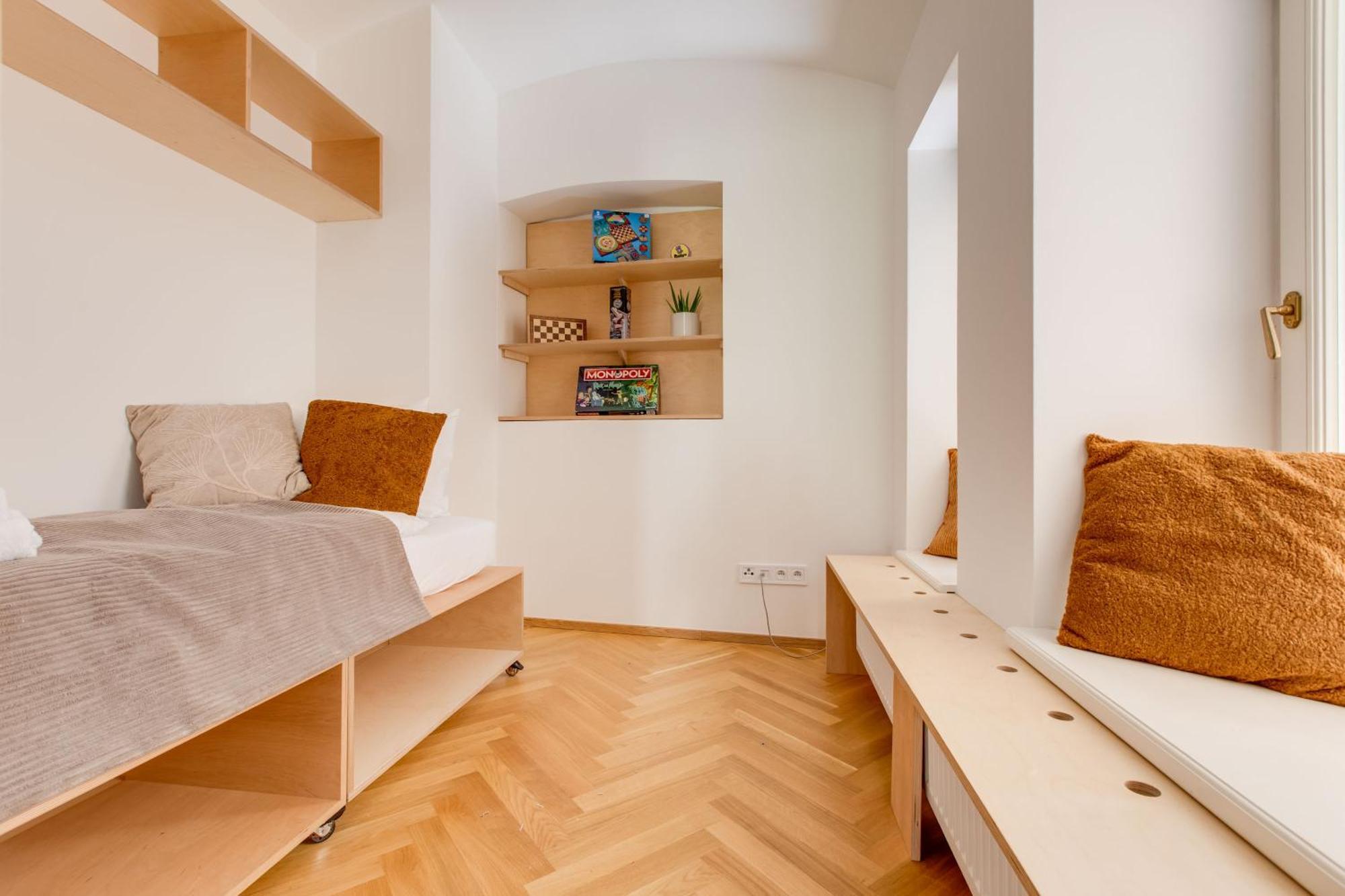 Apartment Visit Oomph Prag